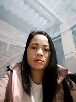 Snapshot of molly-xx chatting on 02-13-26, 12:32 molly-xx online show from 02-13-26, 12:32