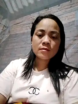 Snapshot of molly-xx chatting on 02-15-26, 07:24 molly-xx online show from 02-15-26, 07:24