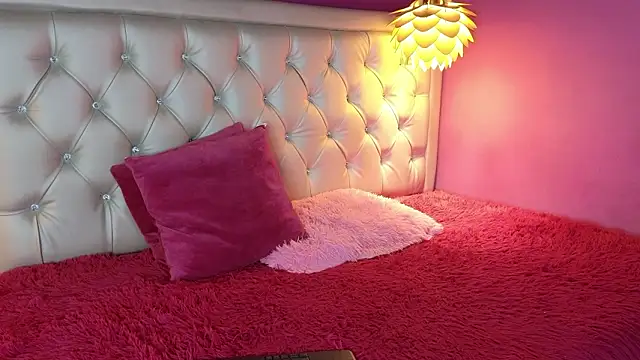 Snapshot of ivonne_heaven chatting on 02-26-26, 04:23 ivonne heaven online show from 02-26-26, 04:23