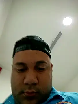 Snapshot of Mohamed1627 chatting on 02-17-26, 01:14 Mohamed1627 online show from 02-17-26, 01:14