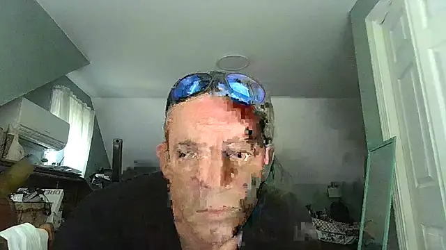 Snapshot of ShadowLove85 chatting on 05-12-26, 04:02 ShadowLove85 online show from 05-12-26, 04:02