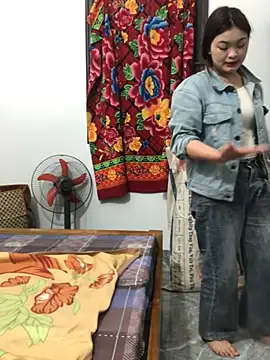 Snapshot of newbaby1 chatting on 02-25-26, 12:11 newbaby1 online show from 02-25-26, 12:11