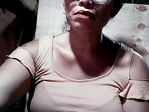 Snapshot of naughty_asian11 chatting on 04-01-26, 01:52 naughty asian11 online show from 04-01-26, 01:52