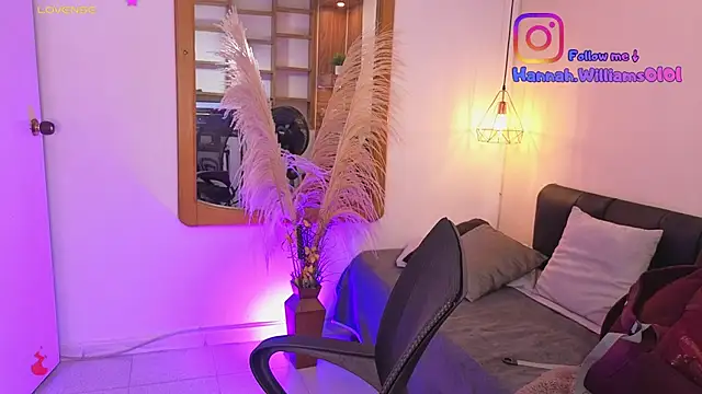 Hanna Williams   online show from 03-01-26, 02:55