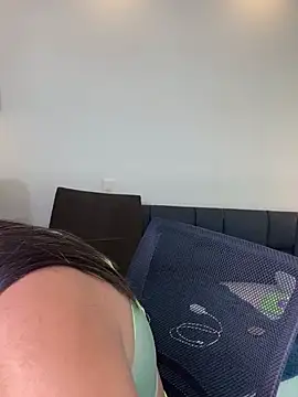 Hanna Williams   online show from 02-12-26, 03:17