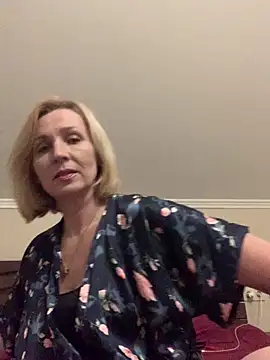 Snapshot of VeltaMur975 chatting on 02-22-26, 04:41 VeltaMur975 online show from 02-22-26, 04:41