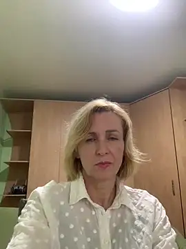 Snapshot of VeltaMur975 chatting on 02-23-26, 01:44 VeltaMur975 online show from 02-23-26, 01:44