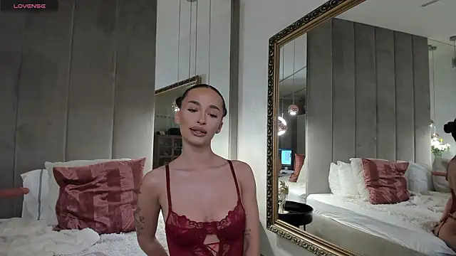 Snapshot of EvaK_ chatting on 02-14-26, 05:40 EvaK online show from 02-14-26, 05:40