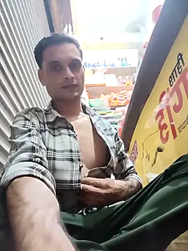 Snapshot of Beinghorny83 chatting on 02-12-26, 06:29 Beinghorny83 online show from 02-12-26, 06:29