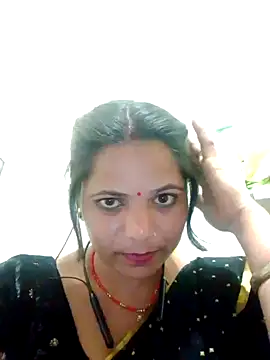 Snapshot of karishma_Bhabhi chatting on 02-13-26, 05:13 karishma Bhabhi online show from 02-13-26, 05:13