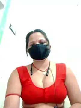 Snapshot of karishma_Bhabhi chatting on 02-17-26, 04:15 karishma Bhabhi online show from 02-17-26, 04:15