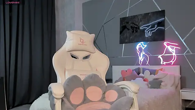 naomi reiss online show from 04-03-26, 01:34