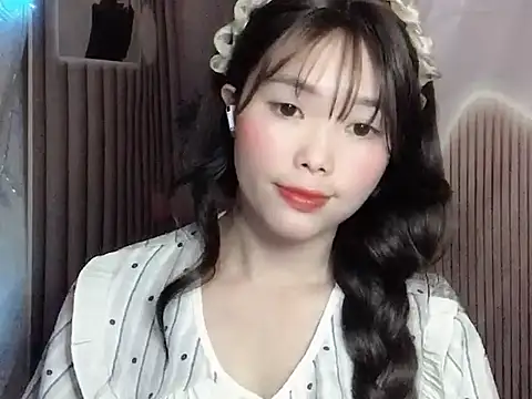 Snapshot of Girl-crazy1 chatting on 02-25-26, 02:34 Girl-crazy1 online show from 02-25-26, 02:34