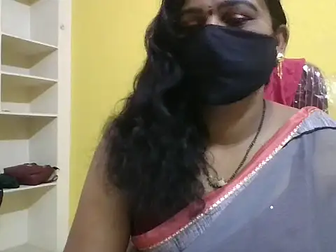 anu-reddyy online show from 04-18-26, 04:37