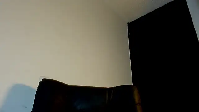 Snapshot of LovexJuxn8 chatting on 02-25-26, 08:30 LovexJuxn8 online show from 02-25-26, 08:30