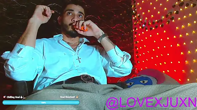 LovexJuxn8 online show from 05-26-26, 03:04
