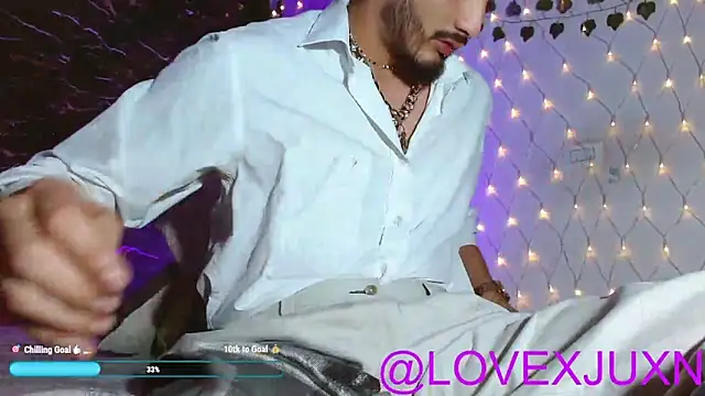 LovexJuxn8 online show from 05-20-26, 03:03