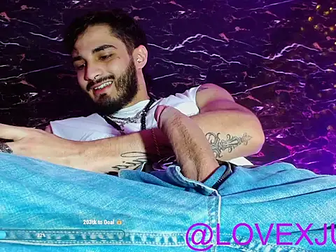 LovexJuxn8 online show from 04-09-26, 06:36