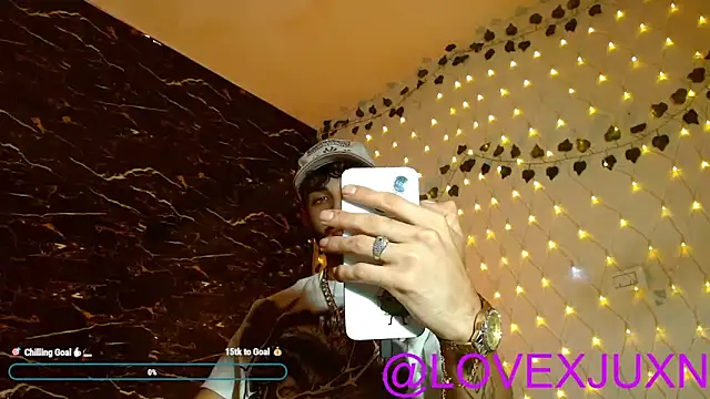 LovexJuxn8 online show from 05-05-26, 01:19