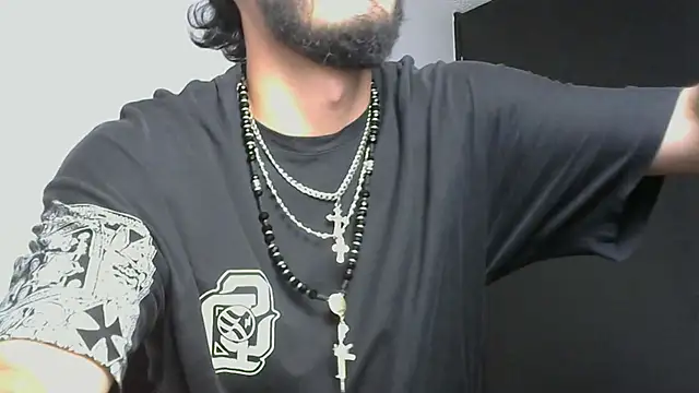 Snapshot of LovexJuxn8 chatting on 02-21-26, 08:33 LovexJuxn8 online show from 02-21-26, 08:33