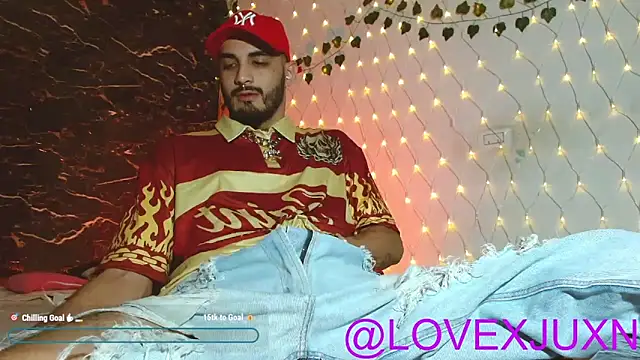 LovexJuxn8 online show from 05-20-26, 10:18