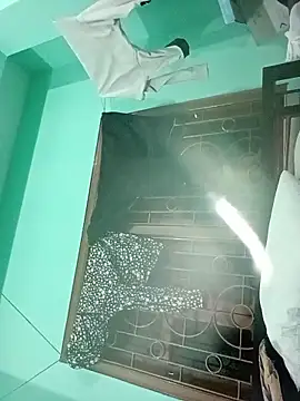 Desiyoungcouple15 online show from 02-25-26, 06:52