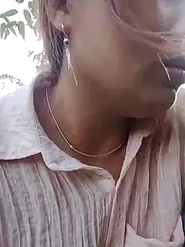 Snapshot of bany-lee chatting on 03-02-26, 09:16 bany-lee online show from 03-02-26, 09:16