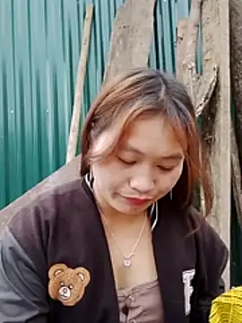 Snapshot of bany-lee chatting on 02-24-26, 02:01 bany-lee online show from 02-24-26, 02:01