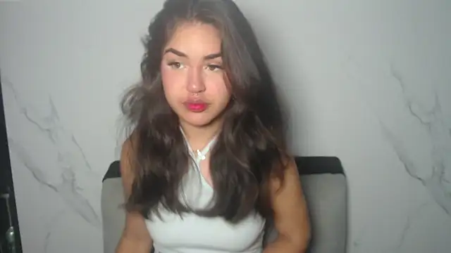 Snapshot of melodyphillips_2_ chatting on 05-03-26, 02:16 melodyphillips 2 online show from 05-03-26, 02:16