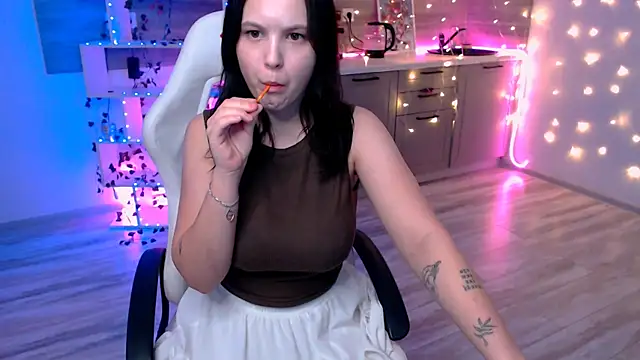 Snapshot of lily_milleerr chatting on 03-03-26, 07:54 lily milleerr online show from 03-03-26, 07:54