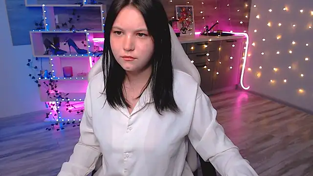 Snapshot of lily_milleerr chatting on 02-27-26, 06:30 lily milleerr online show from 02-27-26, 06:30