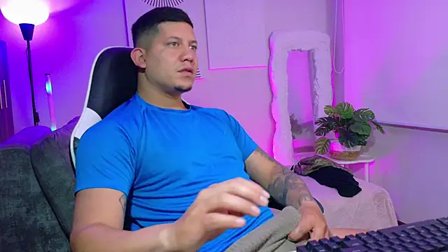  robertobaggioo online show from 06-06-26, 11:37