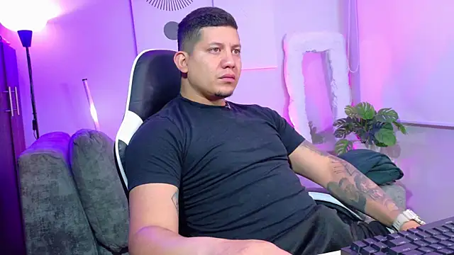  robertobaggioo online show from 06-18-26, 12:54
