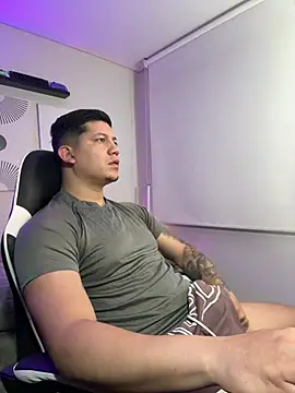  robertobaggioo online show from 03-11-26, 12:54