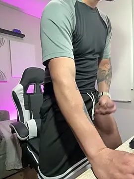  robertobaggioo online show from 02-24-26, 12:50