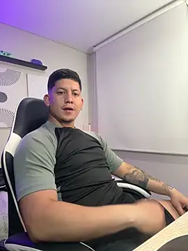  robertobaggioo online show from 03-06-26, 12:44