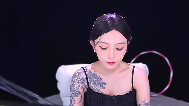 Snapshot of Wik-yibao chatting on 02-14-26, 05:07 Wik-yibao online show from 02-14-26, 05:07