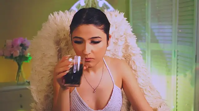 Snapshot of TerezaRobinson chatting on 02-27-26, 01:11 TerezaRobinson online show from 02-27-26, 01:11