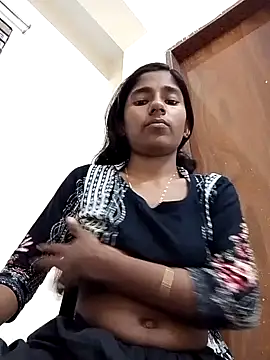 Snapshot of Sexy_Boudi650 chatting on 02-19-26, 05:21 Sexy Boudi650 online show from 02-19-26, 05:21