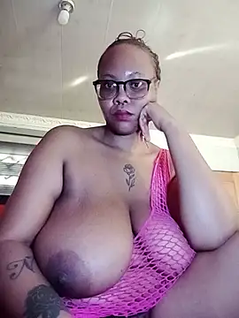 Snapshot of ShantelBootyBoobs chatting on 06-15-26, 11:54 ShantelBootyBoobs online show from 06-15-26, 11:54