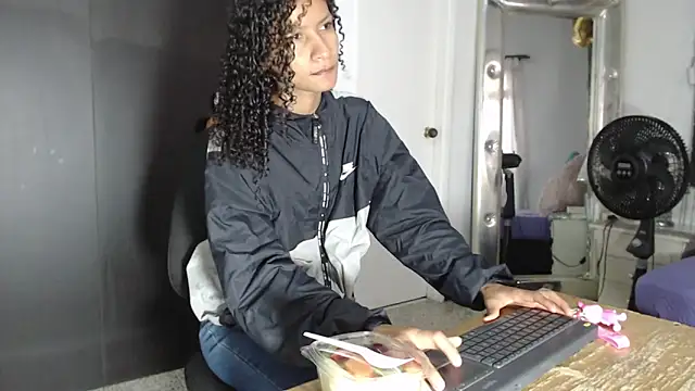 mailyn gold online show from 03-12-26, 11:47