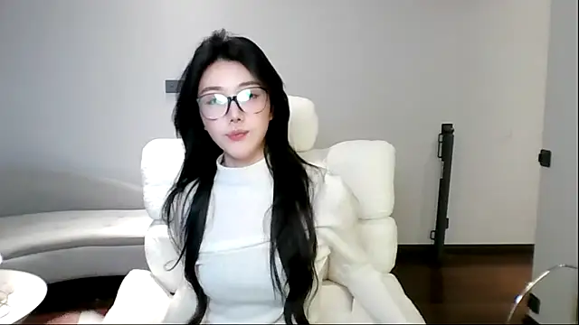 MedeLineayr online show from 03-18-26, 05:58