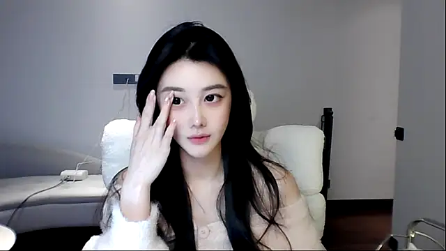 MedeLineayr online show from 03-25-26, 06:07