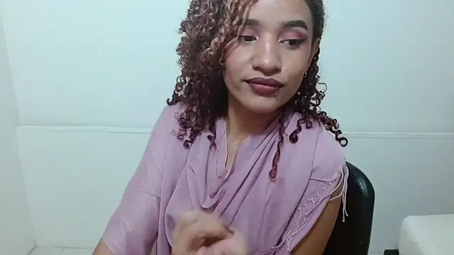 Snapshot of Alice_Grinnerk chatting on 02-16-26, 01:54 Alice Grinnerk online show from 02-16-26, 01:54