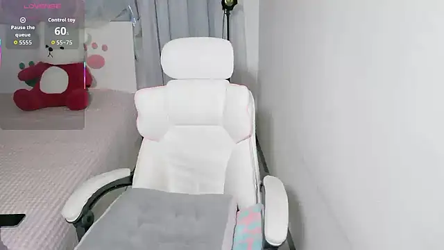 Snapshot of YOUZI-44 chatting on 02-22-26, 07:44 YOUZI-44 online show from 02-22-26, 07:44