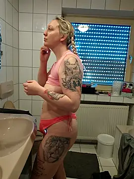 Snapshot of Milas_Dreams_Dauergeil chatting on 02-27-26, 10:48 Milas Dreams Dauergeil online show from 02-27-26, 10:48