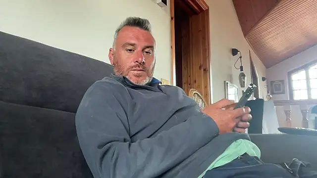 marcovik1 online show from 05-18-26, 11:04