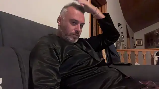 marcovik1 online show from 05-06-26, 08:24