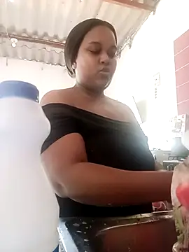 PerlaCurvasgrandes online show from 02-19-26, 06:05