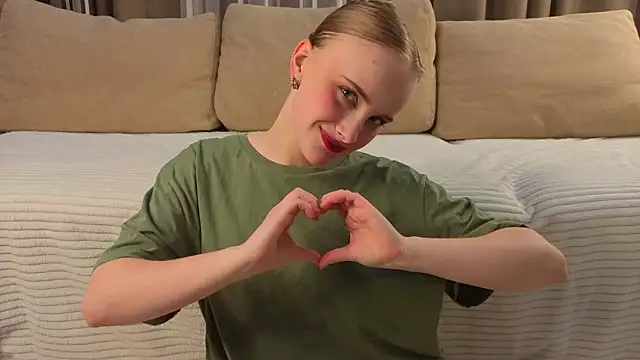 Snapshot of KirstinMcgeady chatting on 03-01-26, 11:21 KirstinMcgeady online show from 03-01-26, 11:21